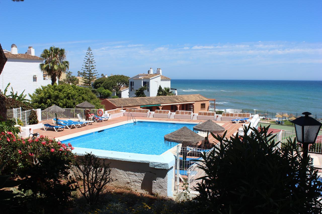 Mansion Alhamar - 2 Bedroom, Frontline Beach, Mountain Views, Full Size Pool, Tennis Courts, Close To Shops, On-Site Bar & Chiringuito Sitio de Calahonda Extérieur photo
