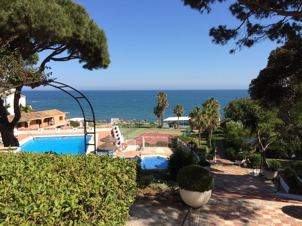 Mansion Alhamar - 2 Bedroom, Frontline Beach, Mountain Views, Full Size Pool, Tennis Courts, Close To Shops, On-Site Bar & Chiringuito Sitio de Calahonda Extérieur photo