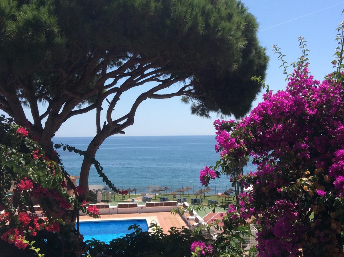 Mansion Alhamar - 2 Bedroom, Frontline Beach, Mountain Views, Full Size Pool, Tennis Courts, Close To Shops, On-Site Bar & Chiringuito Sitio de Calahonda Extérieur photo