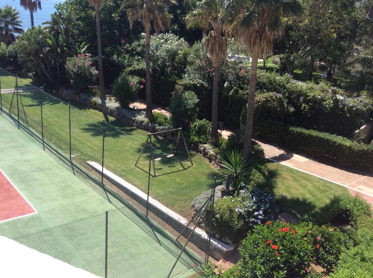 Mansion Alhamar - 2 Bedroom, Frontline Beach, Mountain Views, Full Size Pool, Tennis Courts, Close To Shops, On-Site Bar & Chiringuito Sitio de Calahonda Extérieur photo