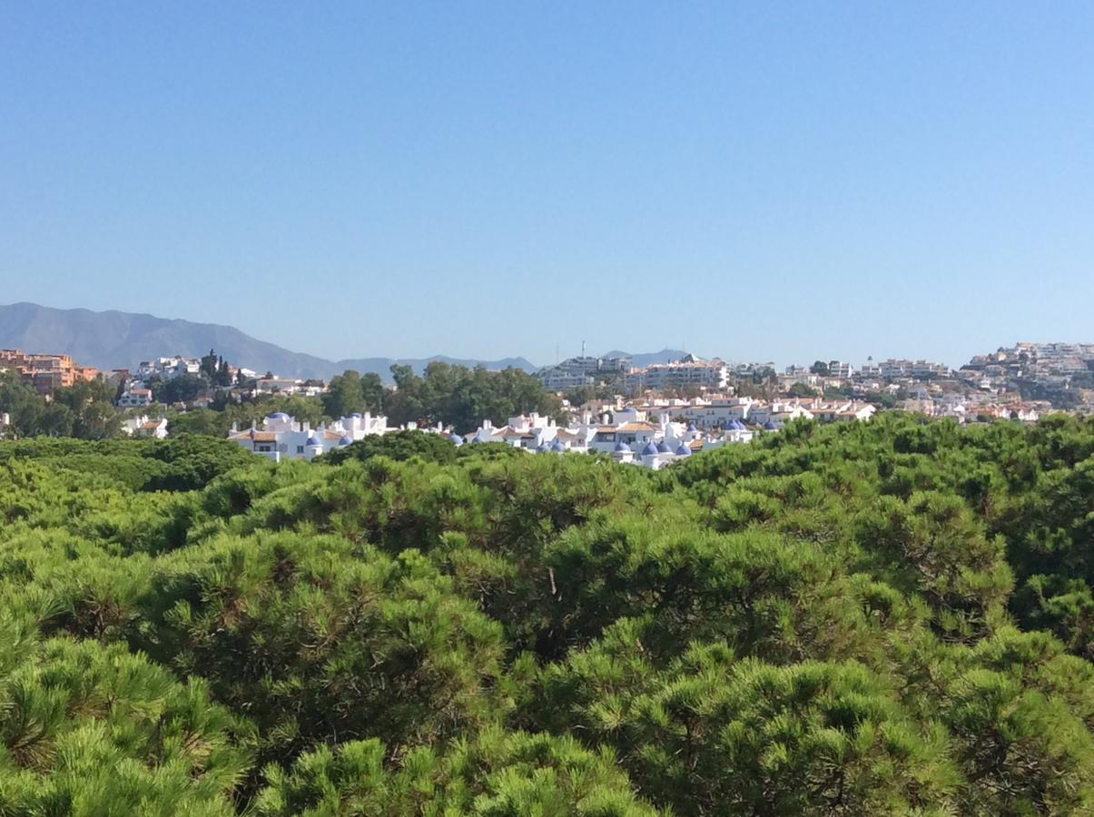 Mansion Alhamar - 2 Bedroom, Frontline Beach, Mountain Views, Full Size Pool, Tennis Courts, Close To Shops, On-Site Bar & Chiringuito Sitio de Calahonda Extérieur photo