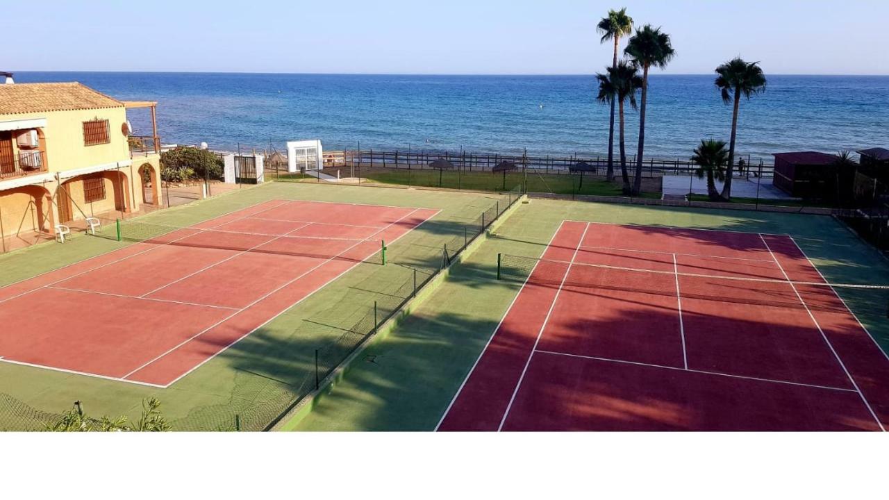 Mansion Alhamar - 2 Bedroom, Frontline Beach, Mountain Views, Full Size Pool, Tennis Courts, Close To Shops, On-Site Bar & Chiringuito Sitio de Calahonda Extérieur photo